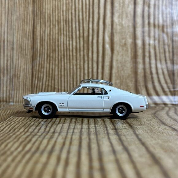 Hallmark Keepsake Ornament 1969 Ford Mustang Boss 429 Artist Signed - Picture 4 of 10